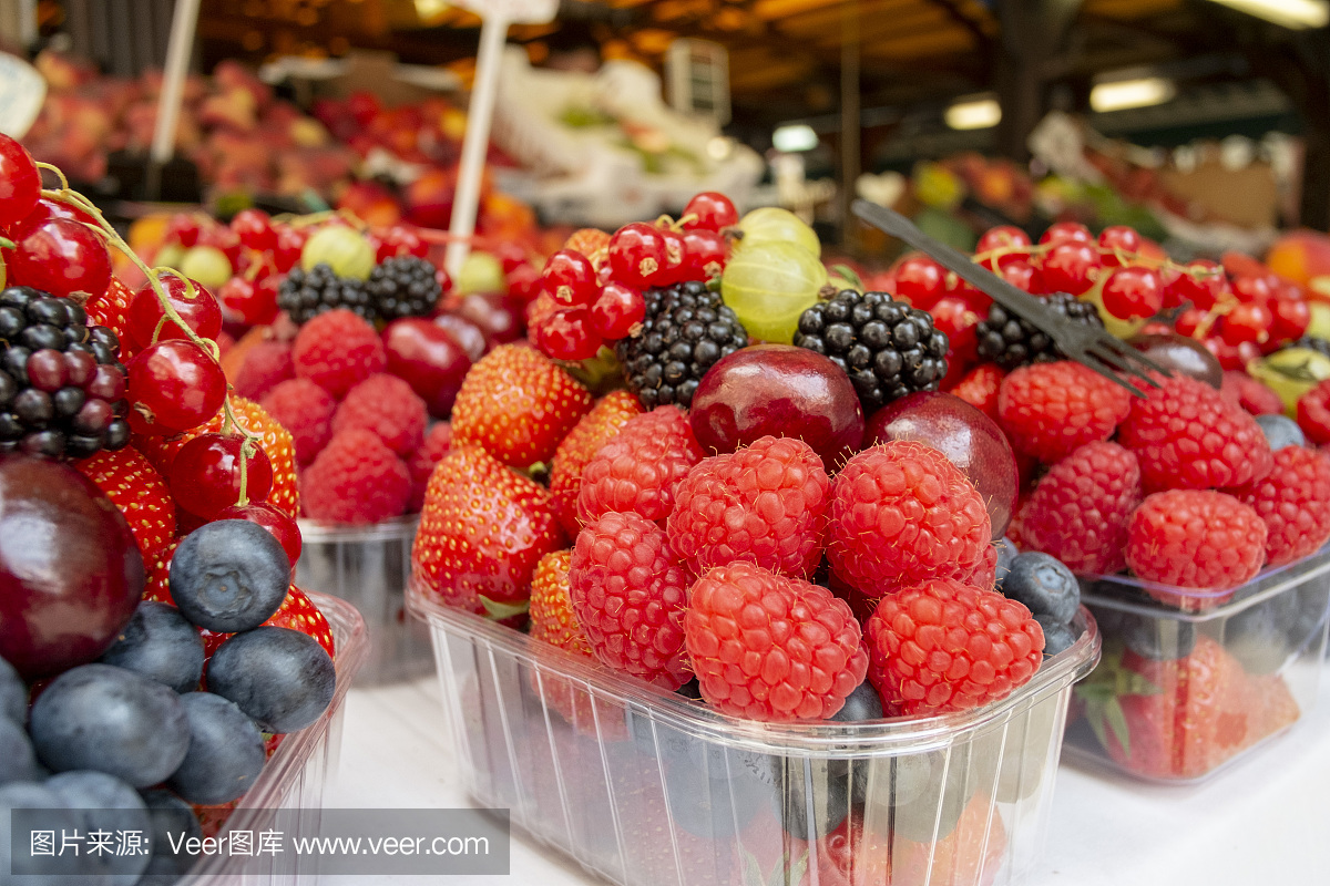 市场上的新鲜水果